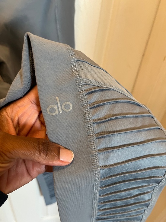 🧘🏽‍♀️ EUC Alo Yoga High-Waist Moto Leggings - Blue - Size Medium - Picture 5 of 15